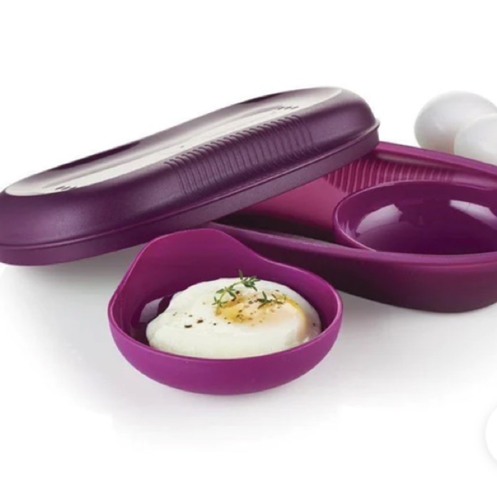 Tupperware purple microwave egg cooker with 2 inner cups. EUC!